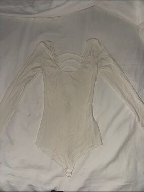 Emma & Sam Long-Sleeve Scoop Neck Ribbed Bodysuit in Cream